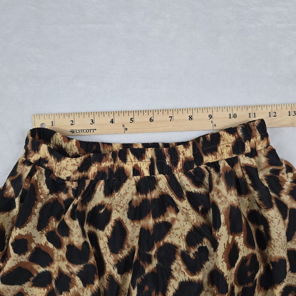 Pretty Little Thing Women's Size 4 Animal‎ Print Shorts Comfort - Picture 2 of 6